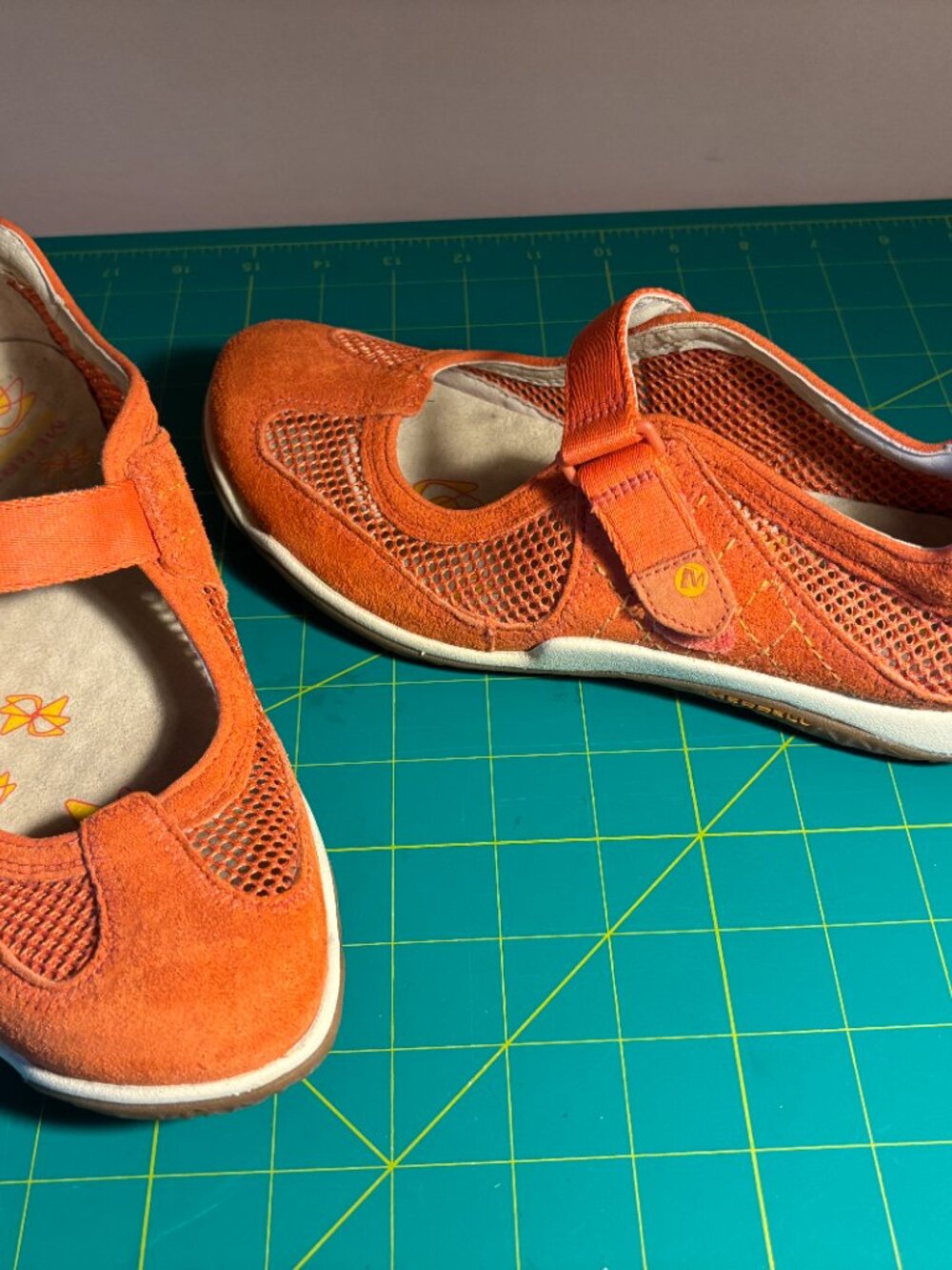 Merrell Mary Jane Sports Shoes Walking Flats Orange Mesh/Suede 6.5 - Picture 2 of 5